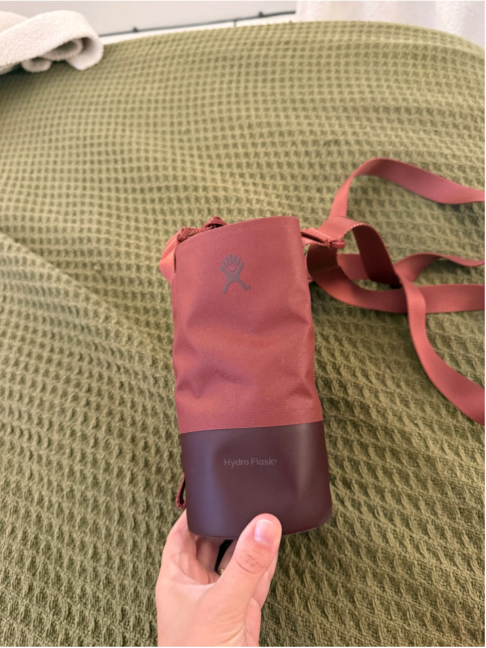 Hydro Flask Bottle Sling One Size Red and Burgundy
